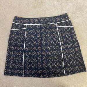 IZOD Black/Gold/White Golf Skort Sz 6